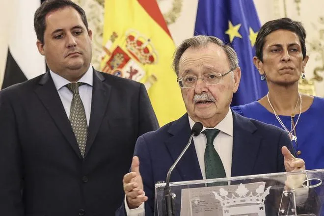 Vivas critica la "falta de respuesta" del Gobierno en Ceuta y amenaza con ir a los tribunales