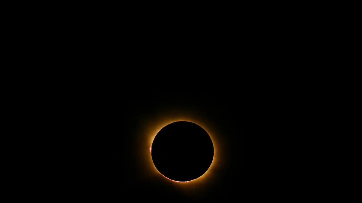 "C'est rare en France!": quand pourra-t-on voir la prochaine éclipse dans l'Hexagone?