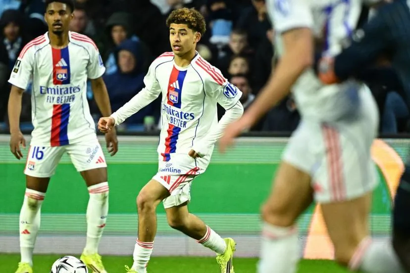 Mercato : le PSG surveille la situation du jeune de l'OL Adil Hamdani