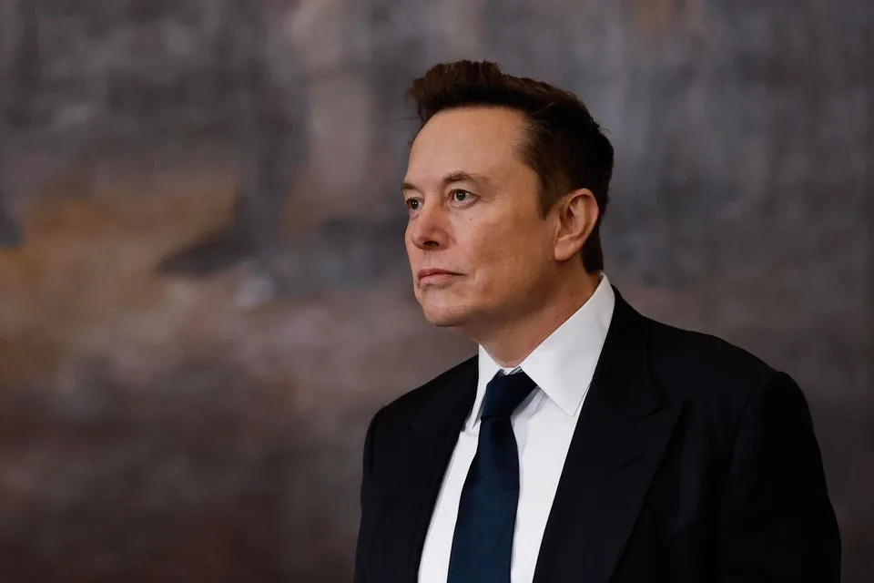 Elon Musk’s Net Worth Hits $900 Billion Again—As Billionaires, Harvard Disclose SpaceX Stakes