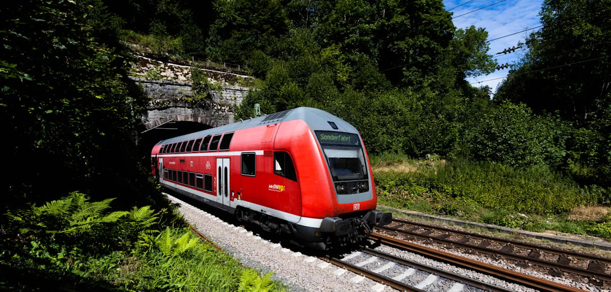 Bier und Kokain – Fahrdienstleiter wird bewusstlos und legt Bahnverkehr lahm