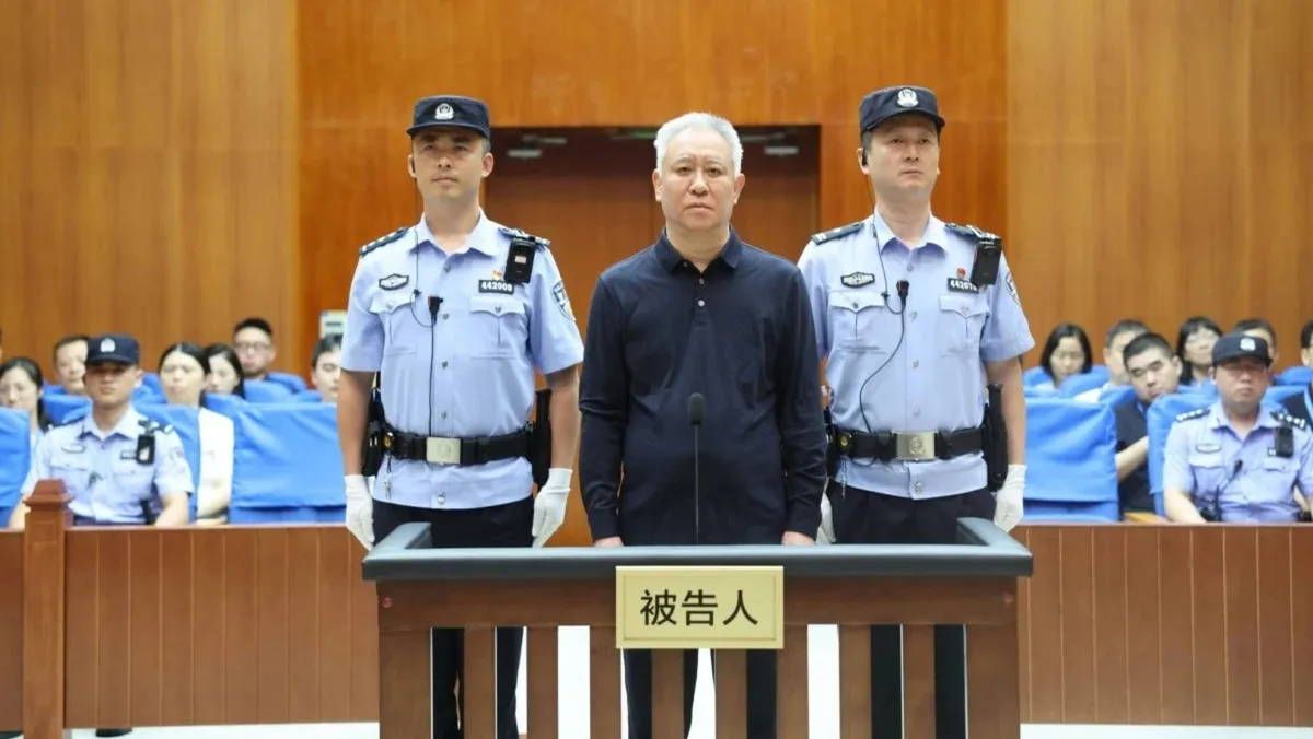 China condena à prisão perpétua bilionário fundador e ex-presidente da Evergrande