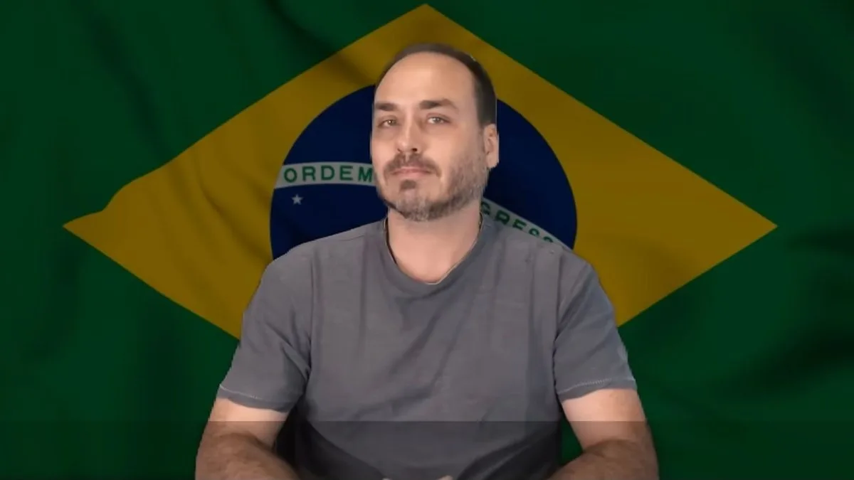 Carlos Bolsonaro estreia propaganda sem citar Santa Catarina