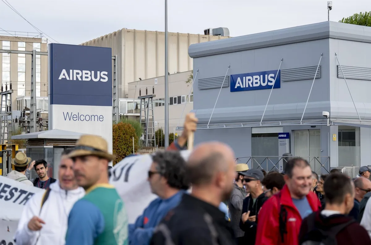 Airbus ofrece ligar los sueldos al IPC real y un 7,6% más para frenar la huelga y mantiene el teletrabajo