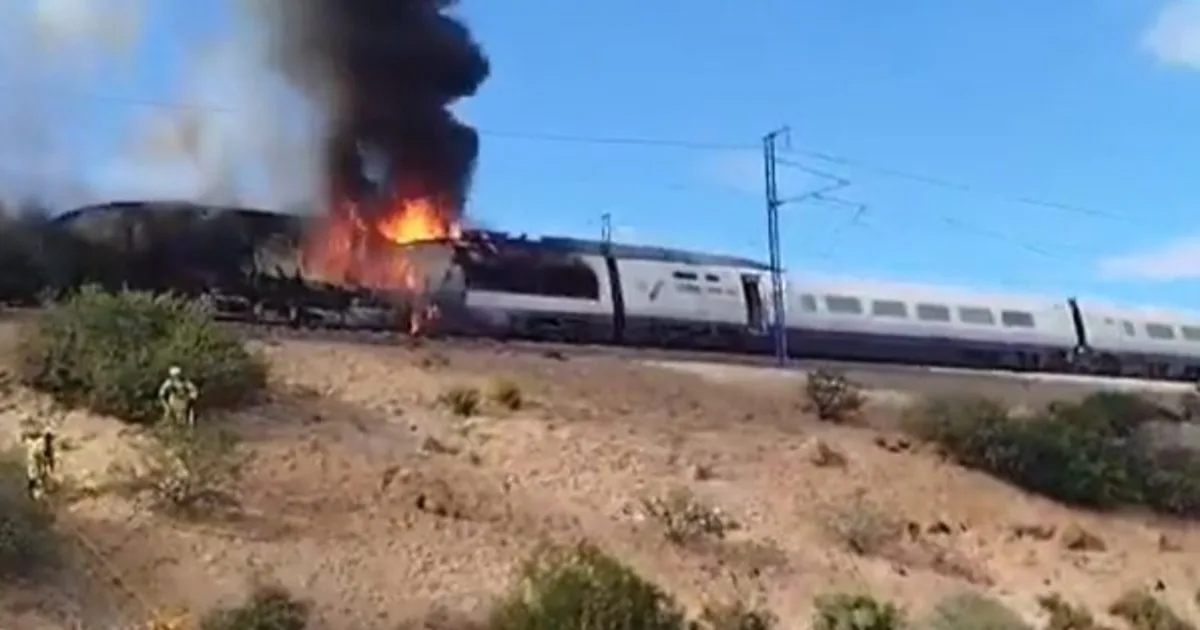 Evacúan a más de 280 personas de un tren AVE en España por un incendio en la formación: cómo sigue el servicio