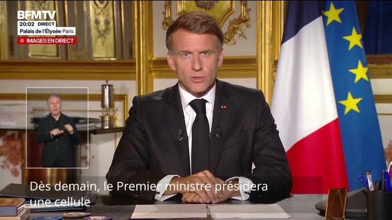 Violences du 17-octobre: "Ceux qui ont détruit doivent payer", assure Emmanuel Macron