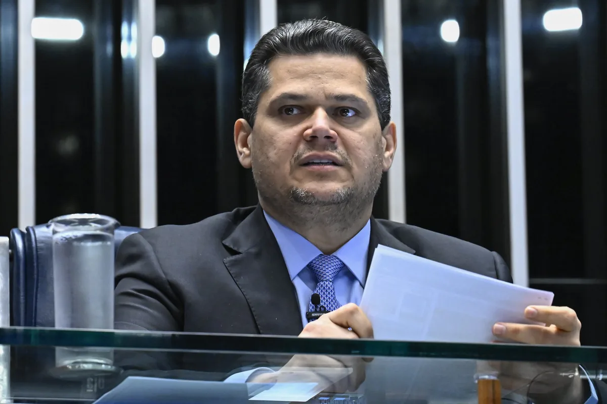 Alcolumbre diz que rusgas foram ignoradas em conversa com Lula e que diálogo está restabelecido