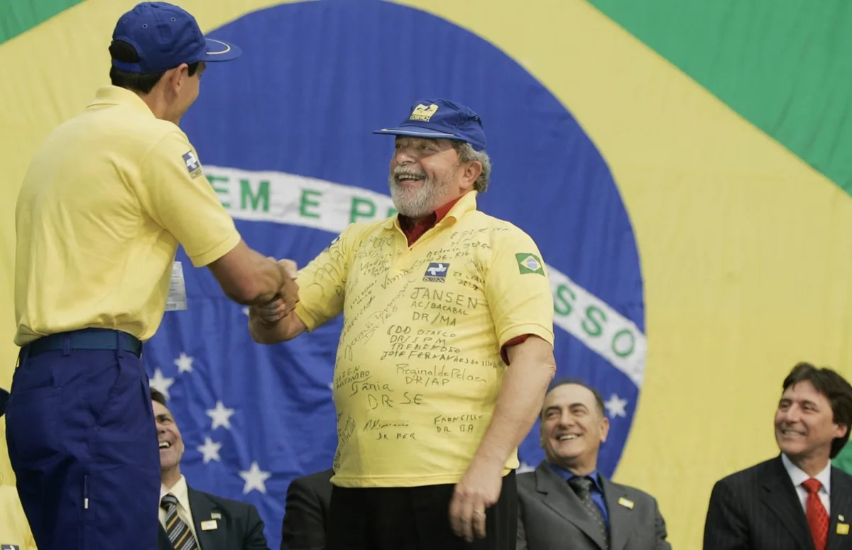 Correios entram em greve por tempo indeterminado