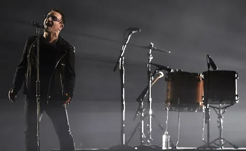 U2 anuncia su nuevo disco "Carnaval de Luz" a días de celebrar 50 años de historia