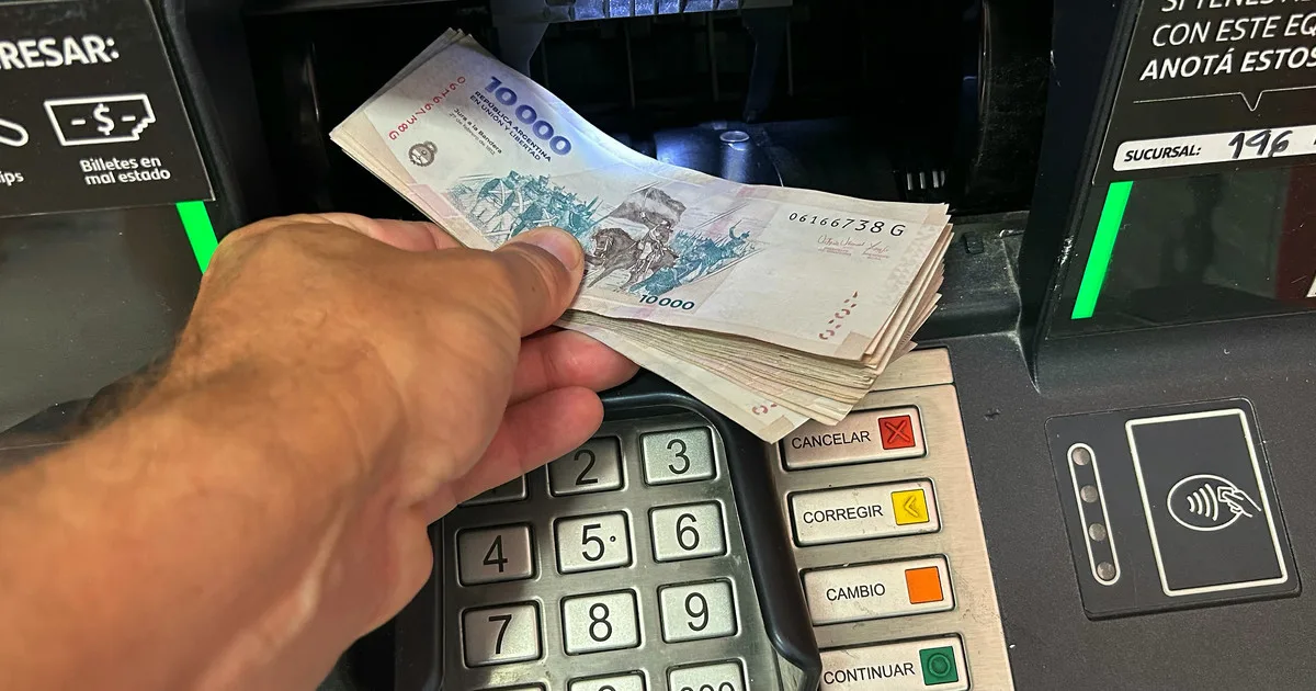 El Banco Industrial vendió 28 sucursales y parte de su banca minorista: qué cambia para los clientes