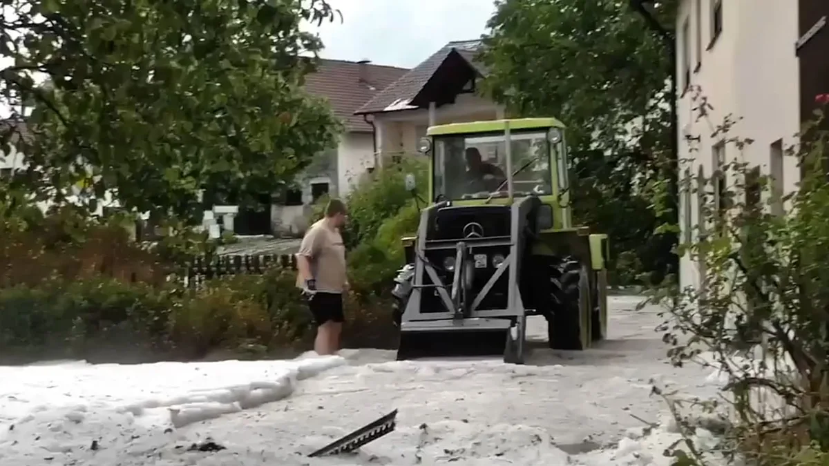 Hagelsturm in Bayern - Viele Gemeinden kämpfen mit den Schäden