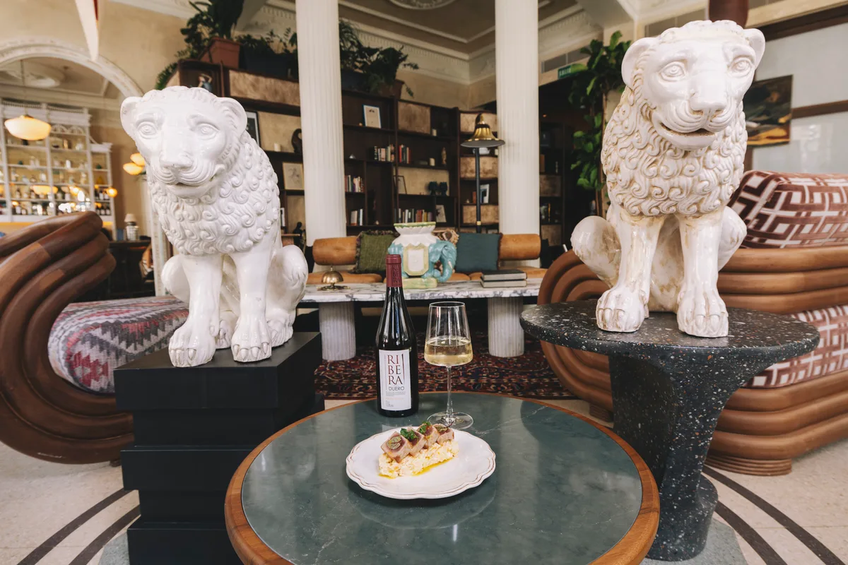 Del tartar de sepia al patacón de oreja, cinco pinchos en hoteles de lujo de Madrid a precio asequible que no te puedes perder este año en Tapa Tour