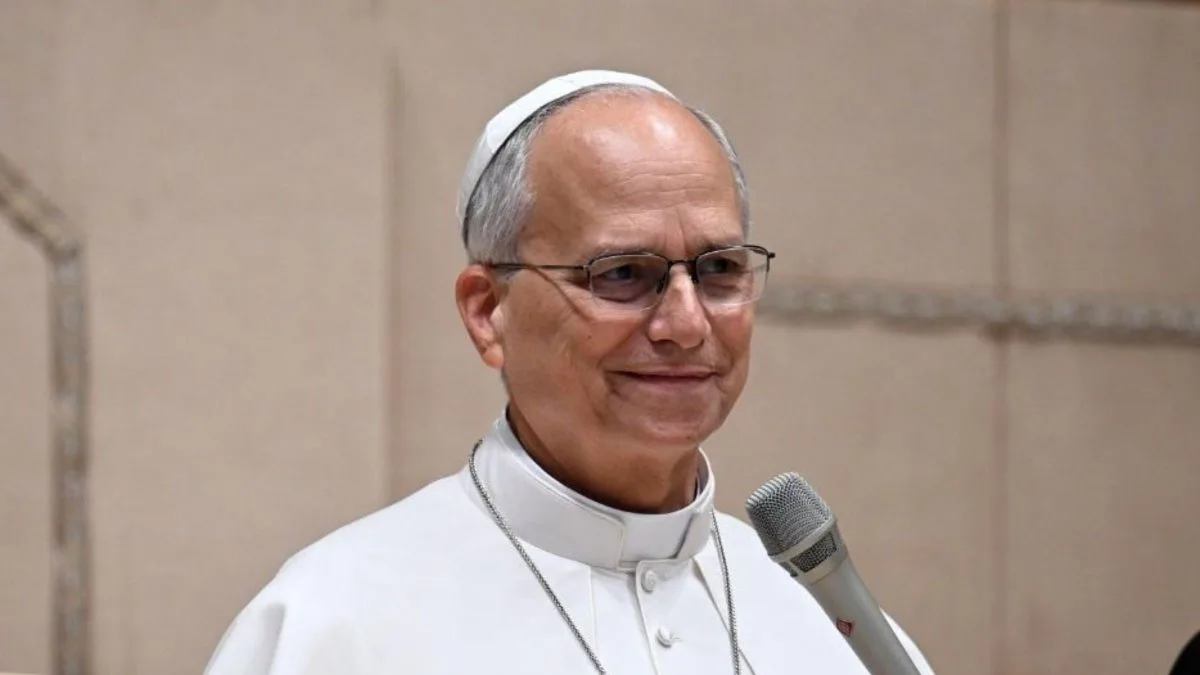 Papa Leão XIV já está internado para retirar nódulo no pulmão e deve ficar uma semana no hospital