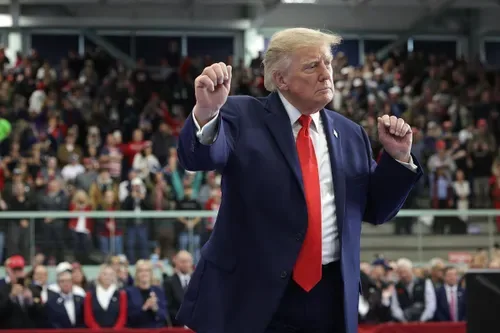 Trump, White House post video of UK man killed by tiger
