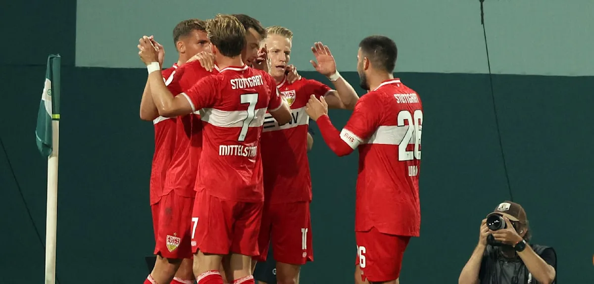 Souverän löst Stuttgart die Pflichtaufgabe in Rostock