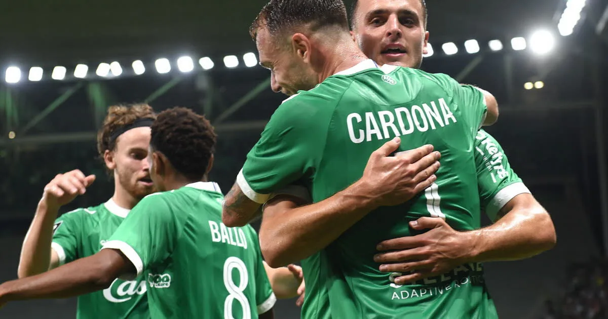 Football. ASSE - Clermont : de la maîtrise et des frayeurs, mais des Verts leaders de Ligue 2
