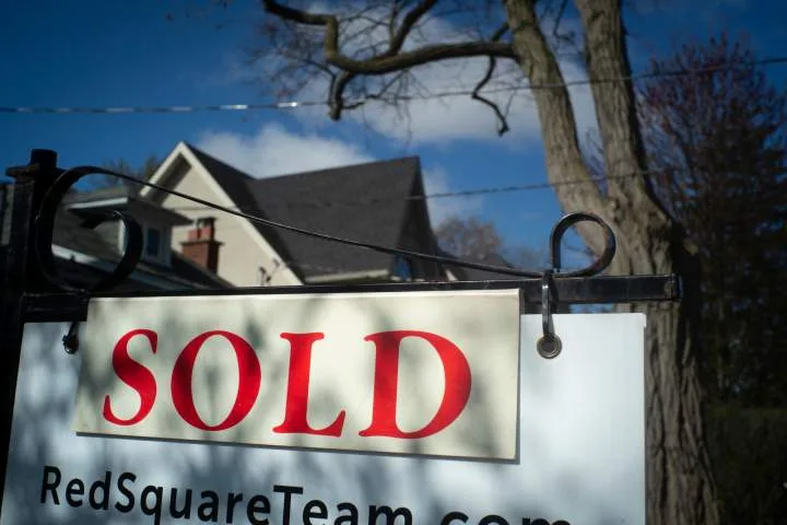 As bond yields rise, how to pick between a variable or fixed rate mortgage?