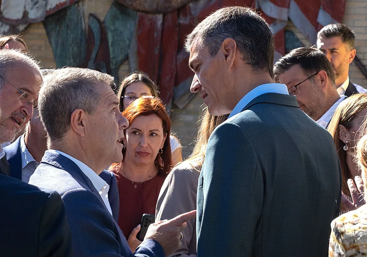 Mismo Cigarral, mismo desencuentro: Sánchez vuelve a Toledo y Page viaja a Italia