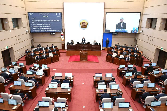 같은 검증 다른 성적표…4.1점 차 경남도의회 '부적합·적합' 왜?