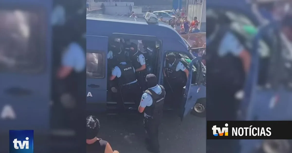 PSP atacada em Rabo de Peixe. Polícia dispara seis tiros para o ar