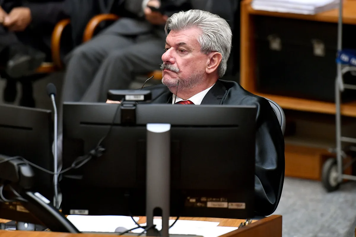 AGU entra com ação para retirar cargo de ministro do STJ acusado de assédio