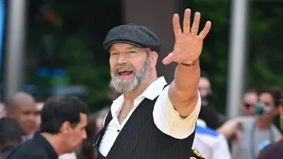 Ator de ‘X-Men’ revela complicação após diagnóstico de câncer de mama: ‘Estamos lidando com isso’