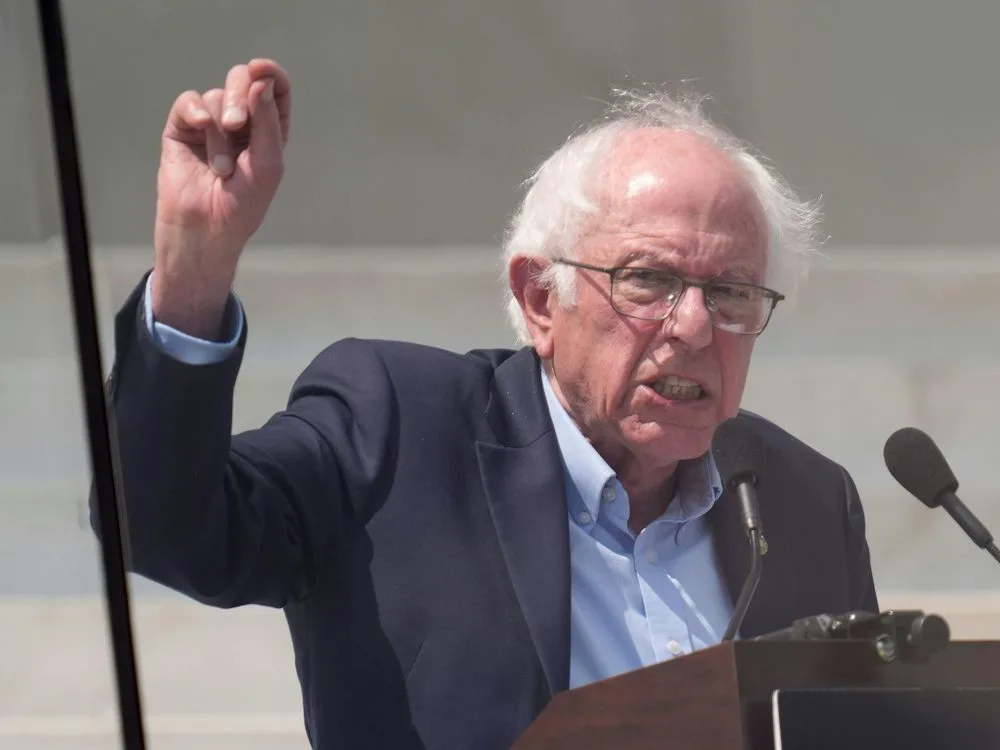 Neue Streitschrift von Bernie Sanders: Amerikas berühmtester Zeigefinger