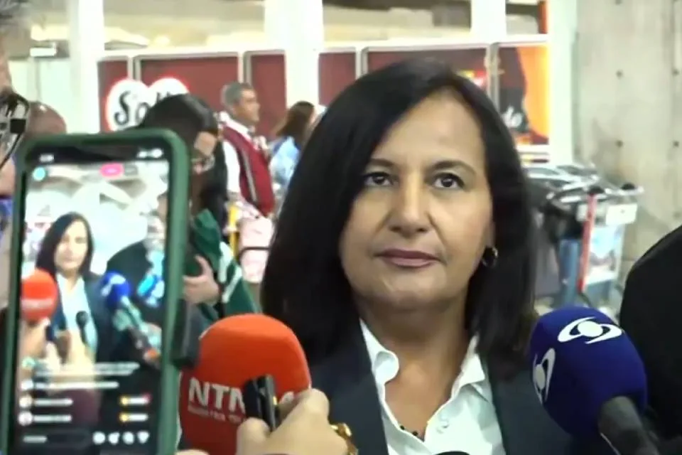 Figuera expresa preocupación por traslados de El Rodeo y reitera compromiso con detenidos