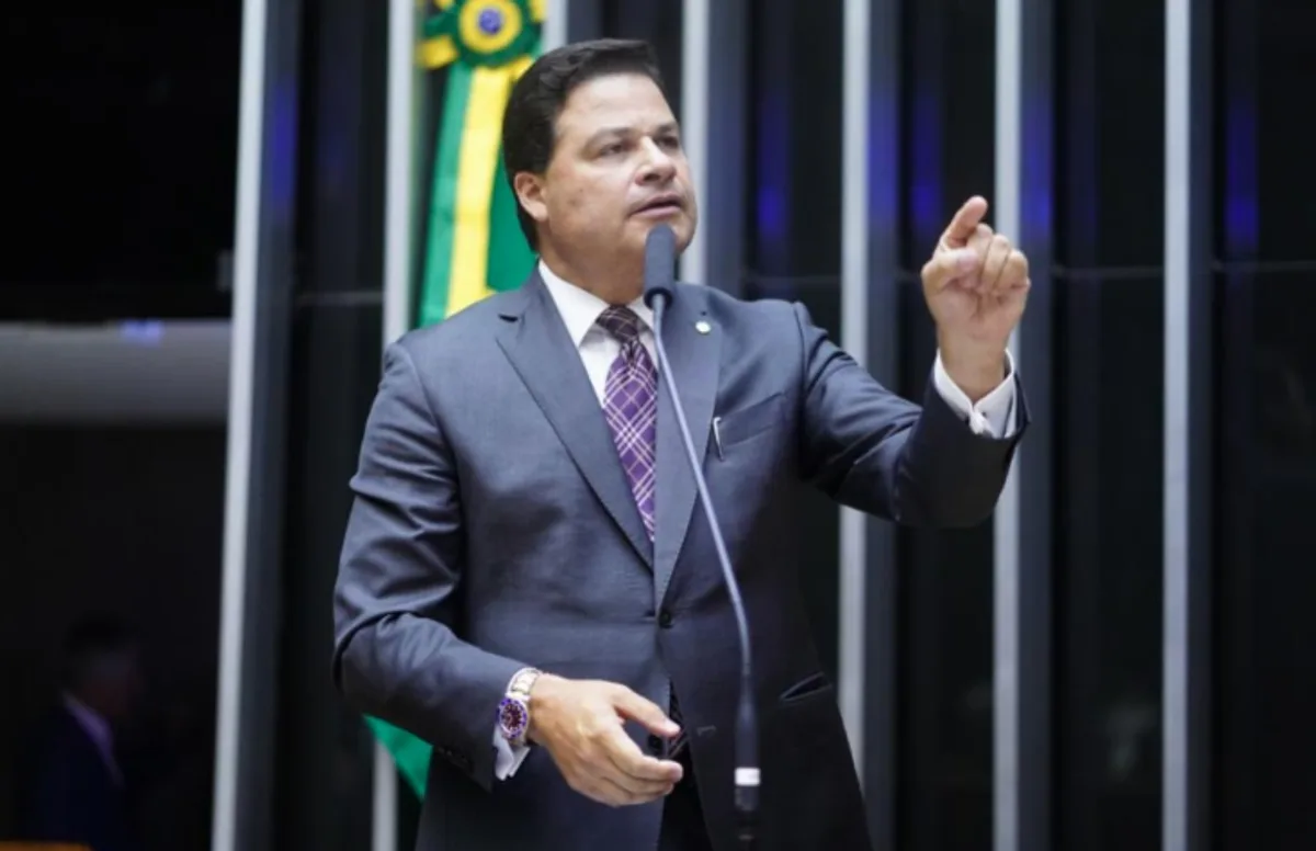 Eleições 2026 no Paraná: Sandro Alex participa de encontro com lideranças em Foz do Iguaçu e carreata por quatro cidades