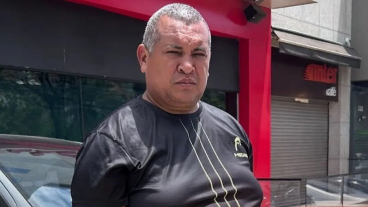 Homem viaja mais de 2 mil km de ônibus após paixão virtual e descobre que mulher era Inteligência Artificial