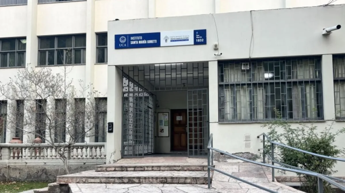 Una nena de 12 años murió tras descompensarse frente a un colegio en Mendoza