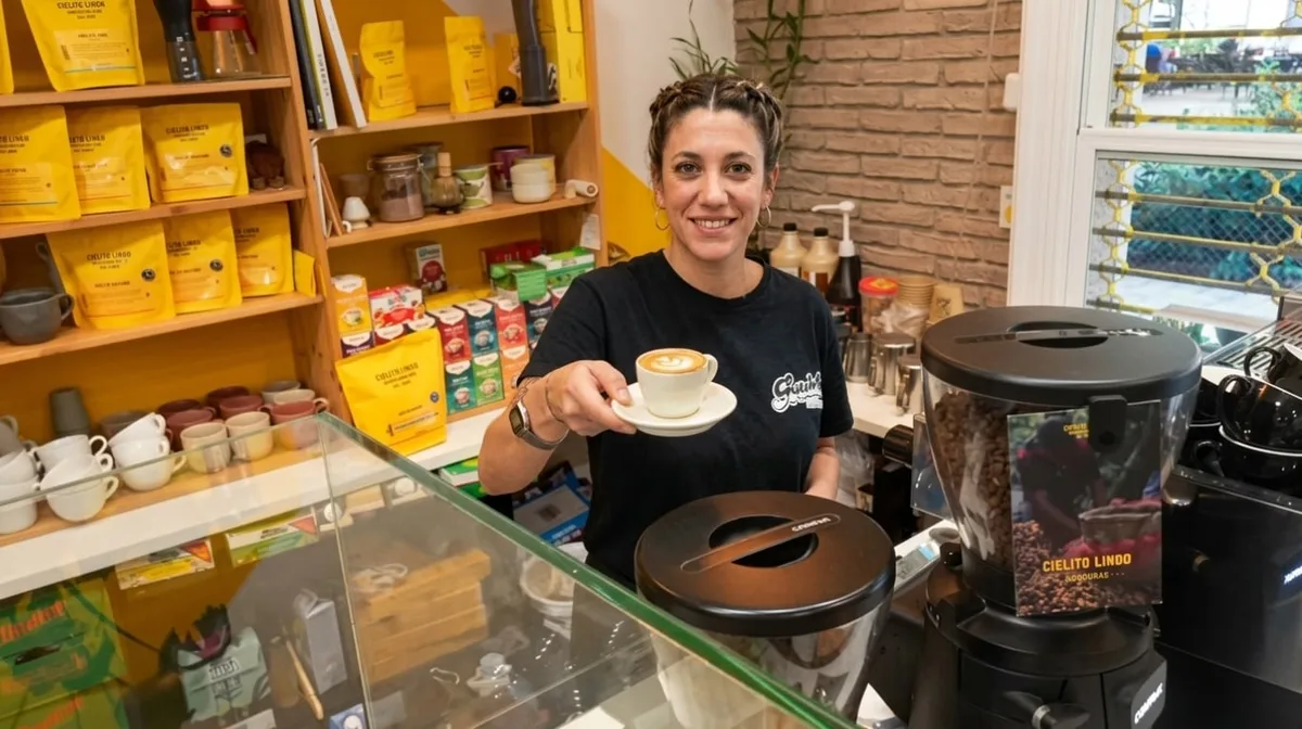 Lorena, dueña de una cafetería en España: “Pago más de 7.000 € de gastos fijos al mes"