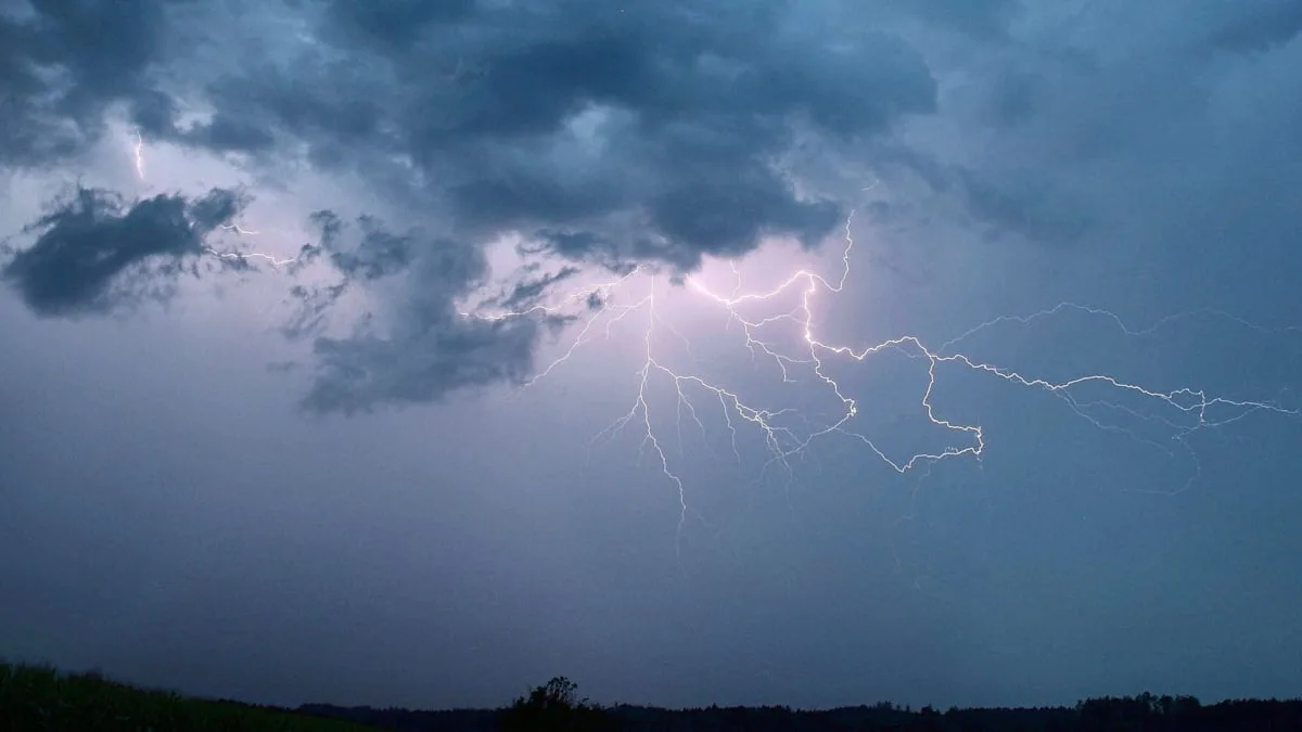 Hagel, Überflutungen und Blitzeinschläge – Wetterdienst warnt vor schweren Gewittern in Schwaben