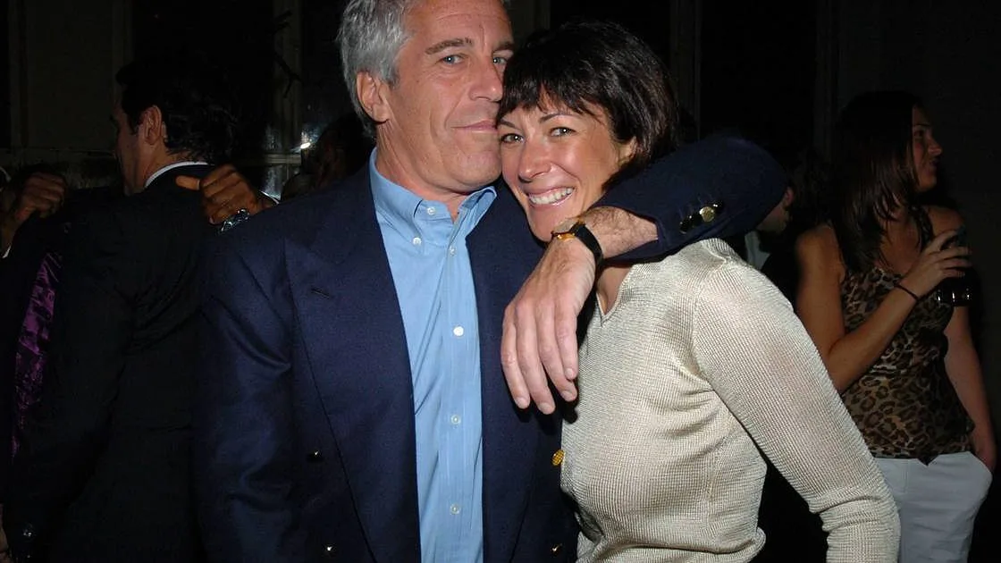 Juiz rejeita tentativa de ex-companheira de Epstein de anular condenação