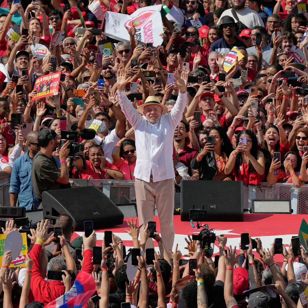 Brasilien - Lula und Bolsonaro-Sohn eröffnen Präsidentschafts-Wahlkampf