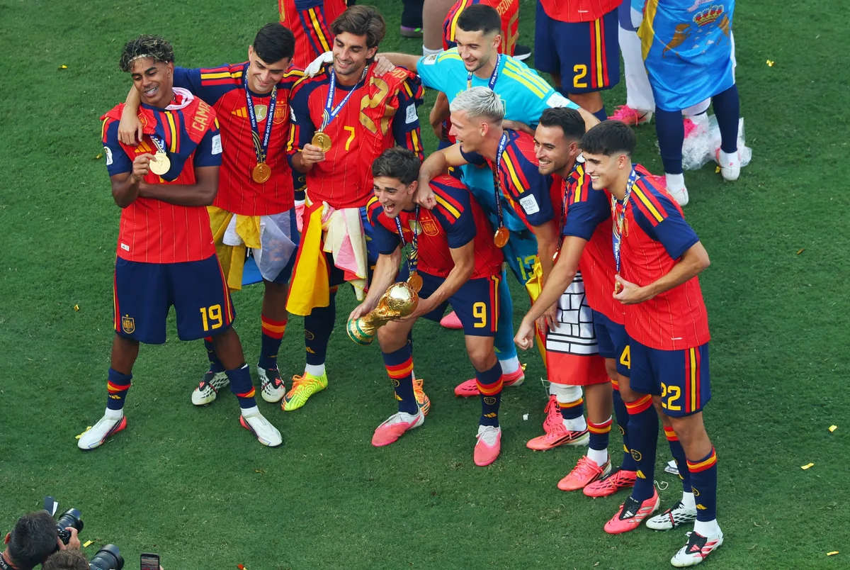 A Copa da discórdia: saiba por que o Barcelona não vai homenagear seus jogadores campeões mundiais