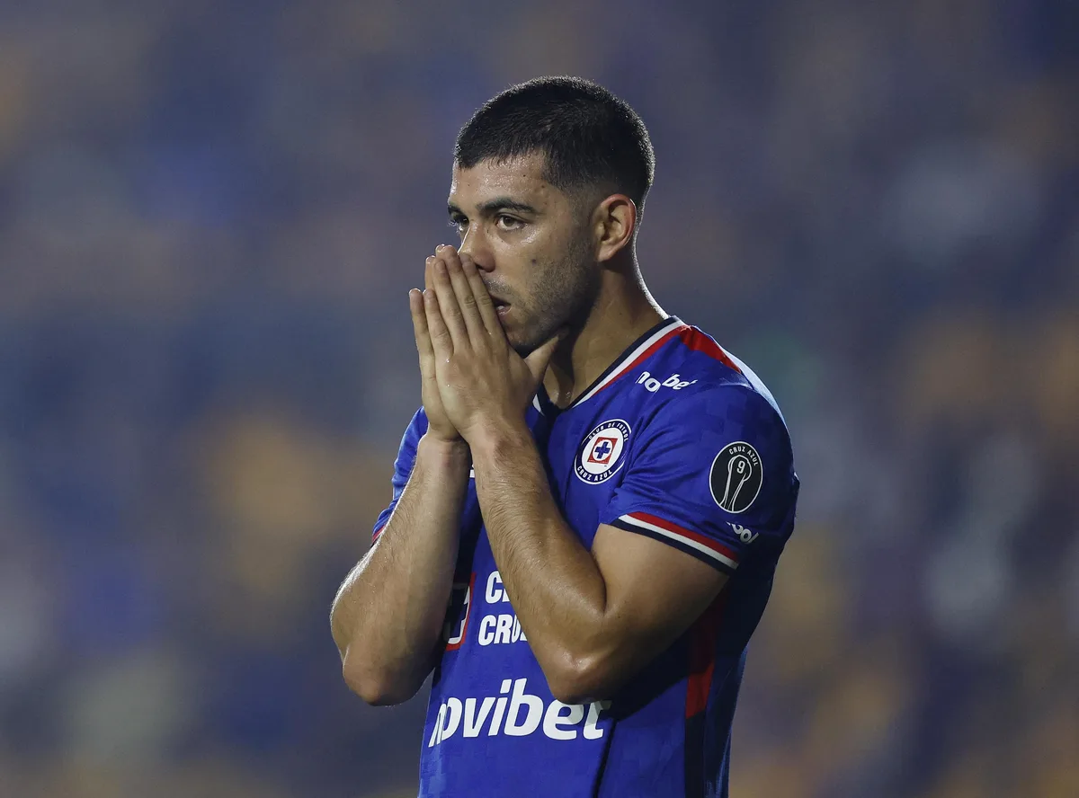 Erik Lira sacrifica casi 40% de su sueldo para fichar con Mónaco