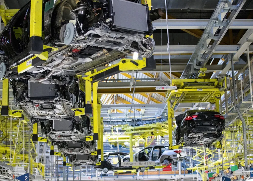 França e Alemanha admitem incluir Reino Unido nas regras automóveis da UE, mas exigem alinhamento com tarifas à China