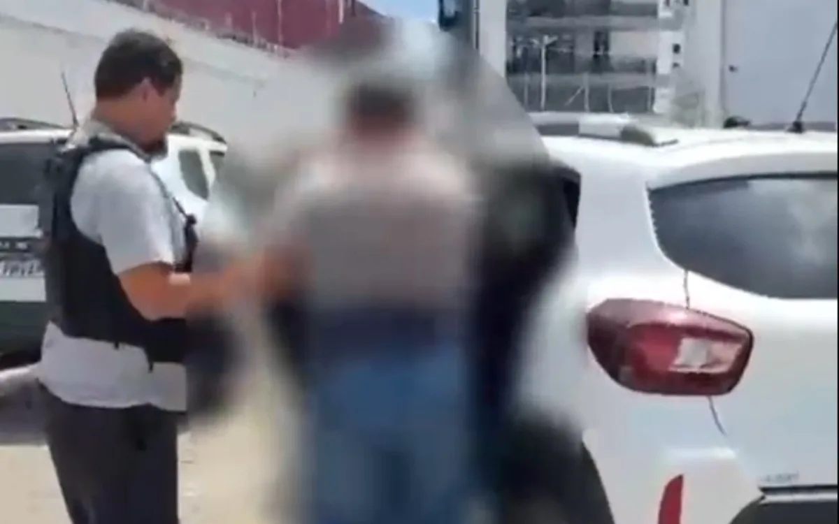 Homem é preso suspeito de abusar de três adolescentes em condução escolar em Manaus