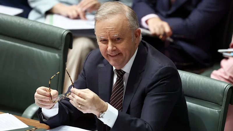 Labor, Coalition agree gambling can police itself. Good luck with that