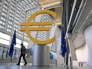 Budget : la dette publique de la France grimpera jusqu’à 121,7 % du PIB en 2027, un record
