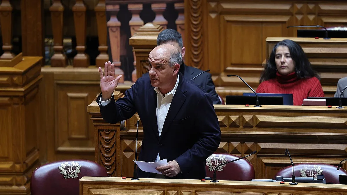 PCP avança com propostas para alargar licença parental paga a 100% e reforçar apoio à prematuridade