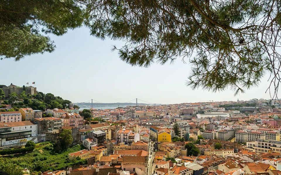 Lisboa entra em zona de risco acrescido de bolha imobiliária, alerta UBS