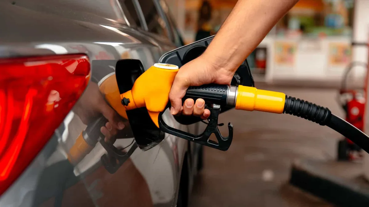 O petróleo não está em máximos. Porque continua o gasóleo a subir?