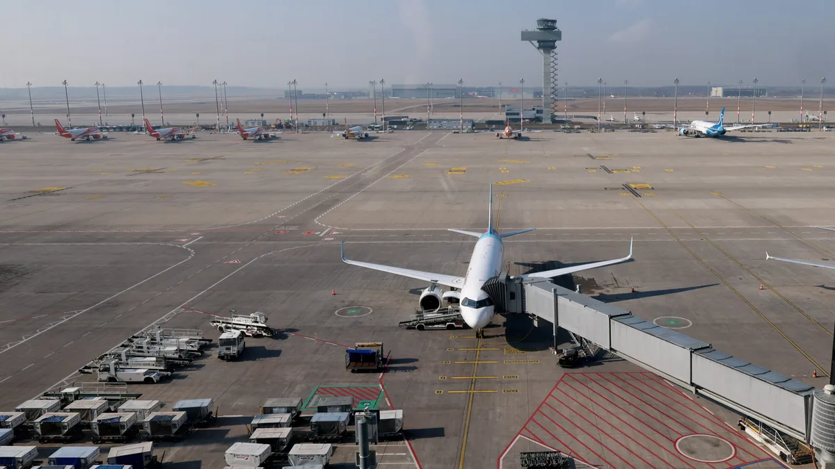Aeroporto de Berlim suspendeu voos após detetar drone desconhecido