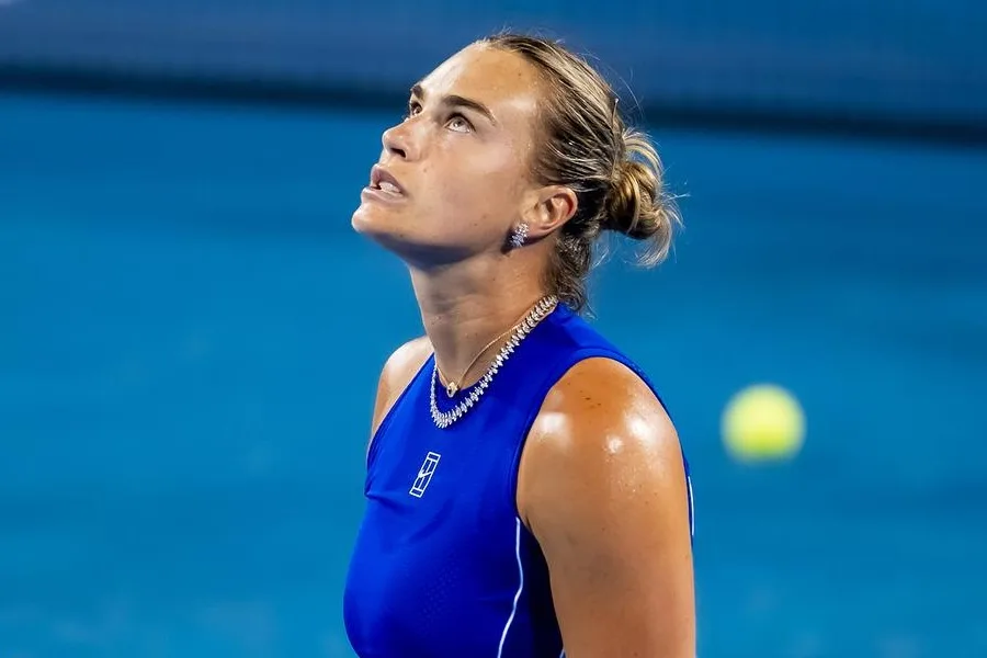 Sabalenka precisa do título e torcer contra Rybakina para manter nº 1
