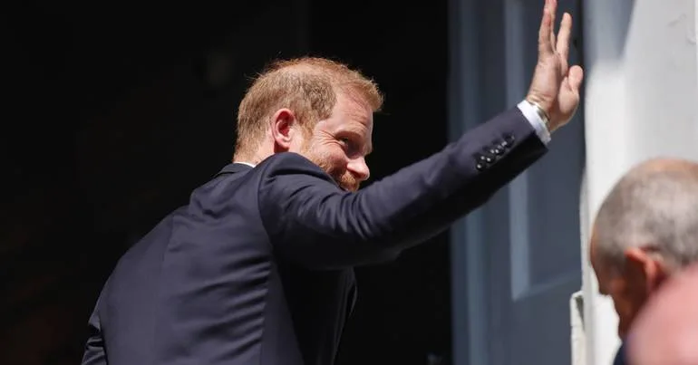 Harry abandona associação por violação de direitos humanos