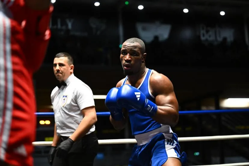 Junior Tadah se qualifie en puissance pour les quarts de finale de l'Euro