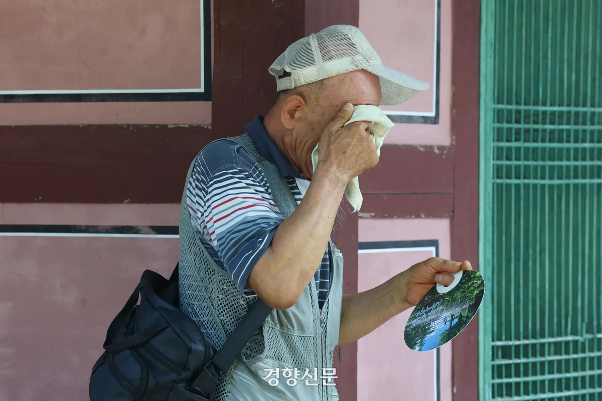 비 그치고 서울 전역 다시 폭염주의보··· 체감온도 33℃