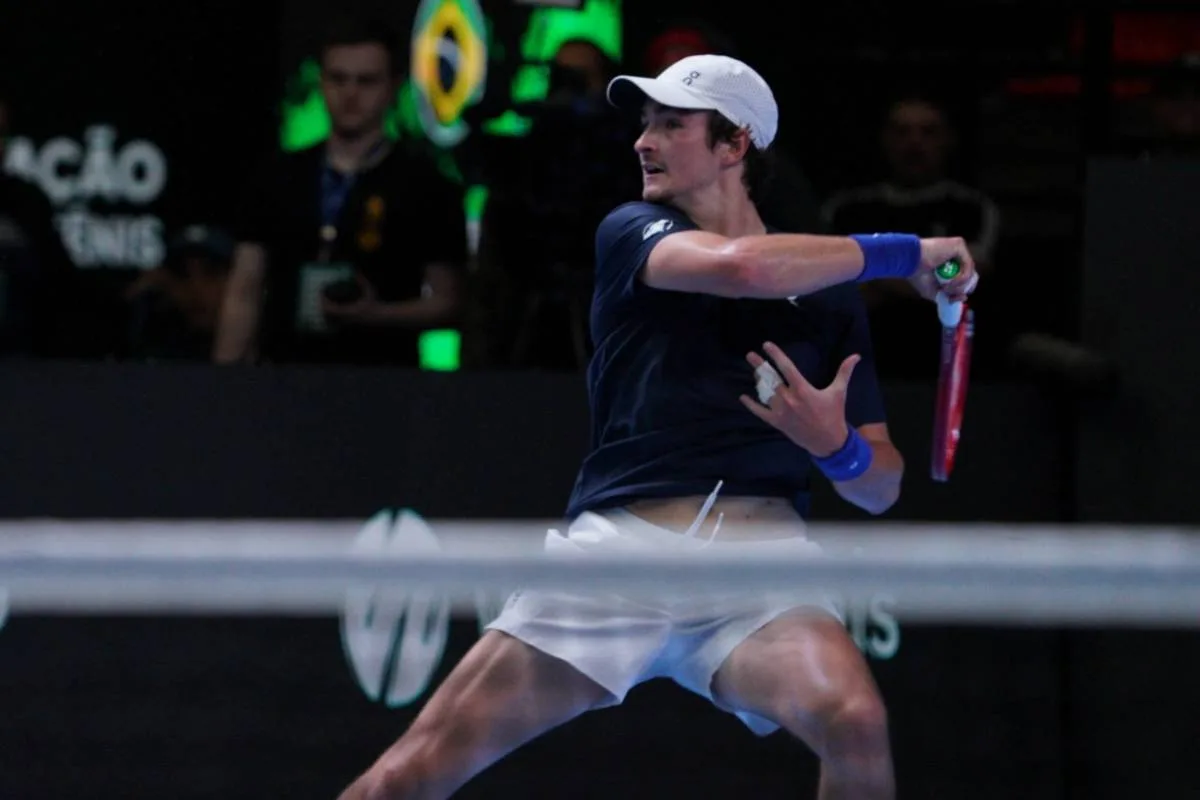 Fonseca vence suíço de virada, e Brasil larga na frente na Copa Davis